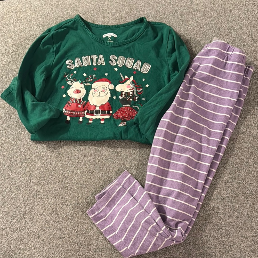 5/$15- Outfit bundle size medium